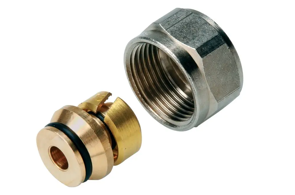 Wavin-Anschlussverschraubung mit einem Teil aus Messing und einem Teil aus Metall. Die Verbindungselemente sind für die Verbindung von Rohrsystemen geeignet.